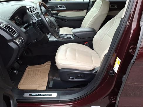 Used 2018 Ford Explorer Platinum AWD/4WD image 13