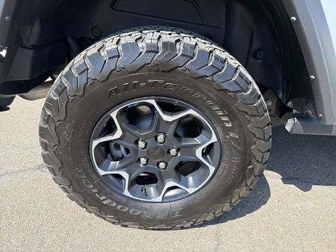 Used 2023 Jeep Wrangler Unlimited Rubicon 4xe w/ Cold Weather Group AWD/4WD image 33