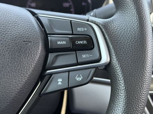 Used 2018 Honda Accord LX image 13