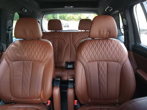 Used 2024 BMW X7 M60i w/ Climate Comfort Package AWD/4WD image 24