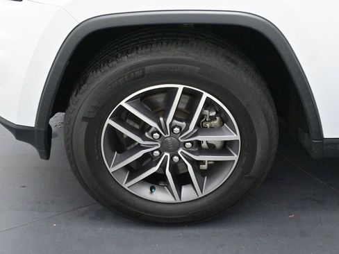 Used 2021 Jeep Grand Cherokee Limited AWD/4WD image 32