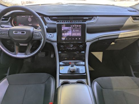 Used 2024 Jeep Grand Cherokee L Altitude RWD image 14