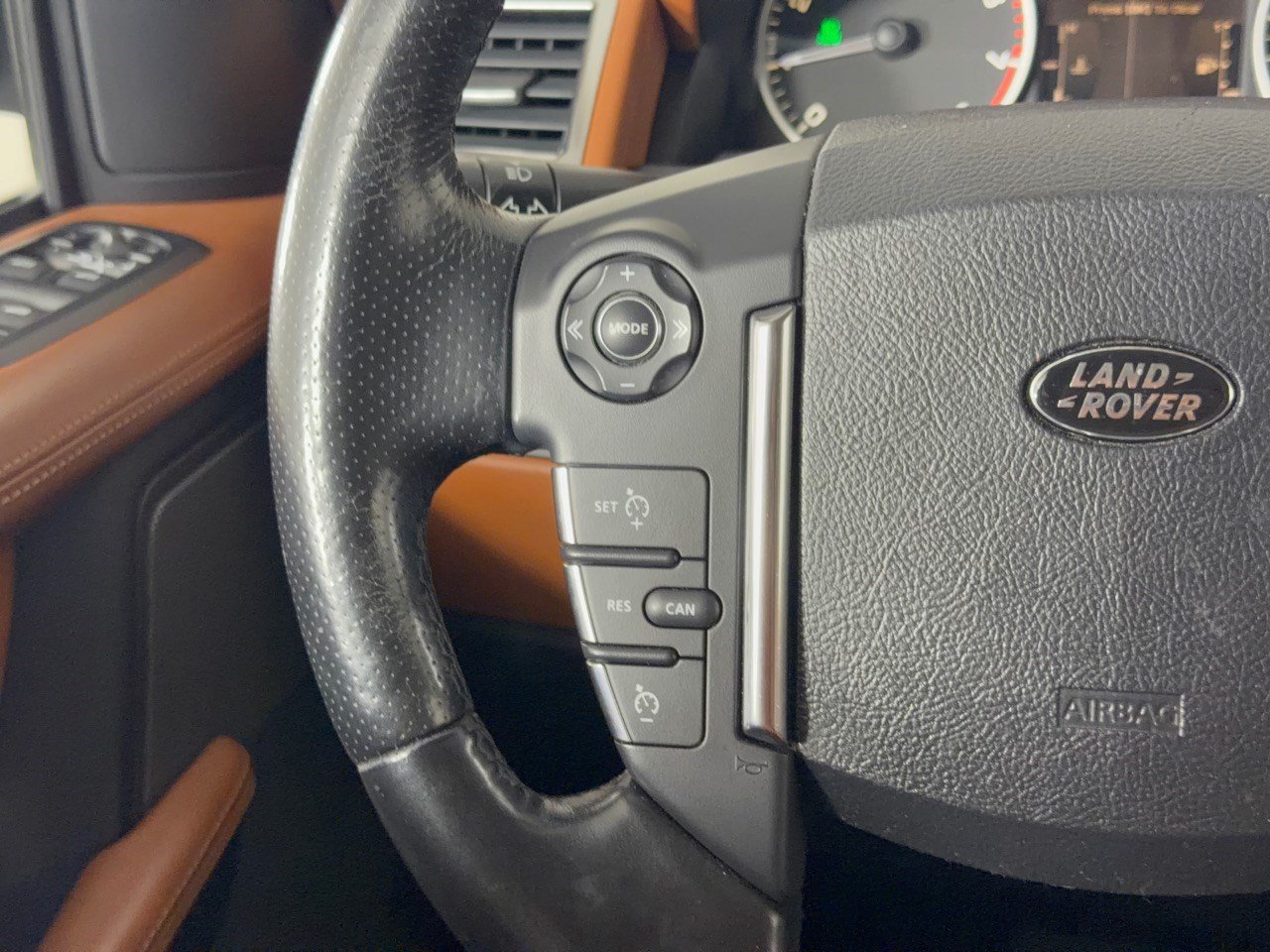 Used 2011 Land Rover Range Rover Sport HSE LUX AWD/4WD image 18