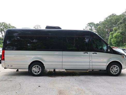 Used 2021 Mercedes-Benz Sprinter 3500 image 48