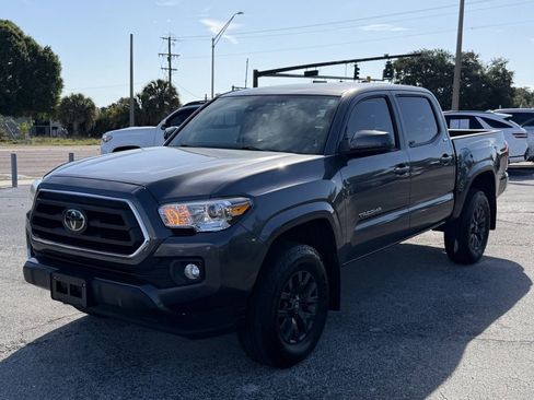 Used 2022 Toyota Tacoma SR5 RWD image 9
