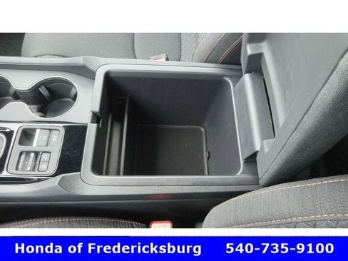 Used 2025 Honda Pilot Sport image 29