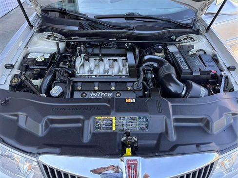 Used 2000 Lincoln Continental Base 4dr Sedan image 18