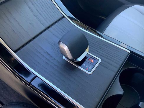 Used 2025 Land Rover Range Rover Evoque Dynamic SE image 15