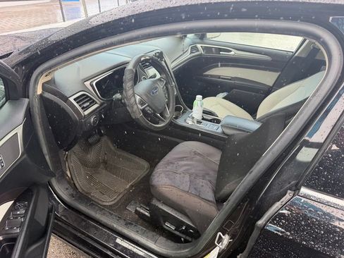 Used 2019 Ford Fusion SE w/ Equipment Group 151A FWD image 5