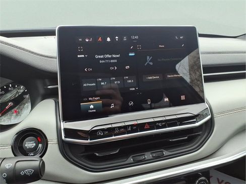 Certified 2024 Jeep Compass Limited image 19