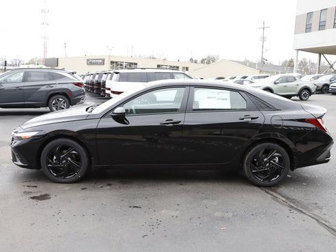 New 2026 Hyundai Elantra Sport image 7