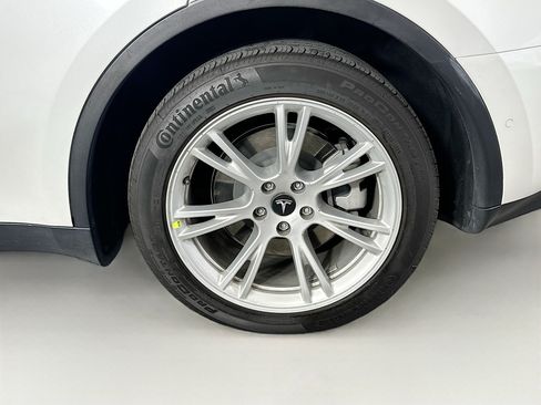 Used 2021 Tesla Model Y Long Range AWD/4WD image 11