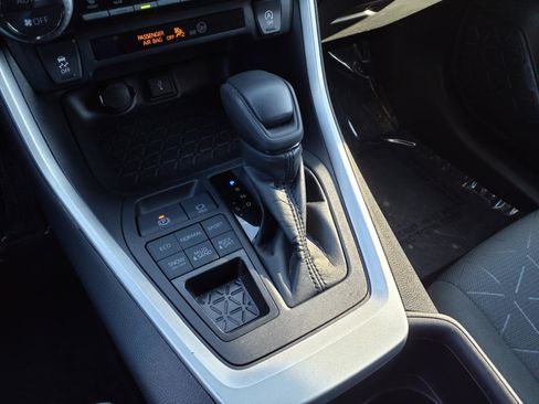 Certified 2022 Toyota RAV4 XLE image 16