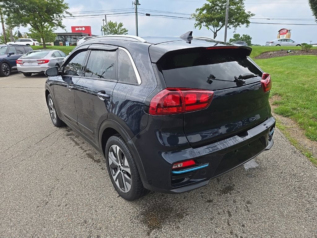 Used 2022 Kia Niro EX w/ Cold Weather Package FWD image 6