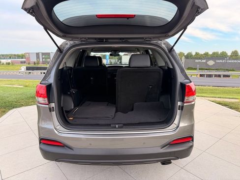 Used 2017 Kia Sorento FWD w/ LX Convenience Package image 33