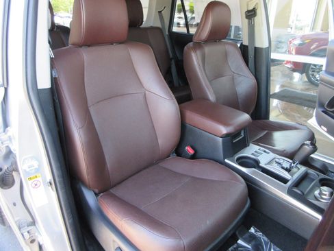 Used 2015 Toyota 4Runner Limited AWD/4WD image 24