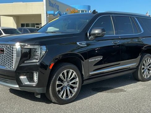Used 2021 GMC Yukon Denali w/ Denali Premium Package image 1