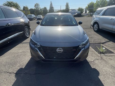 Used 2025 Nissan Sentra SR FWD image 5
