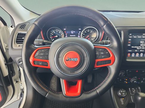 Used 2020 Jeep Compass Trailhawk AWD/4WD image 9