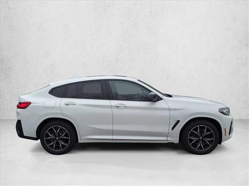 Used 2024 BMW X4 M40i image 4