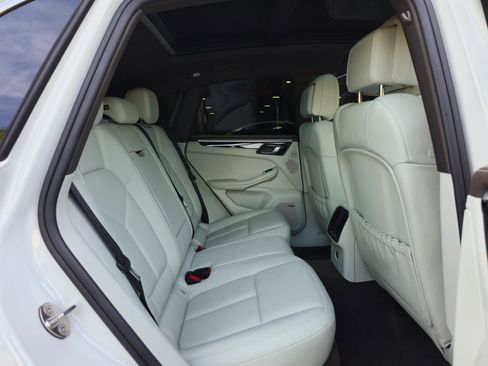 Used 2019 Porsche Macan S AWD/4WD image 33
