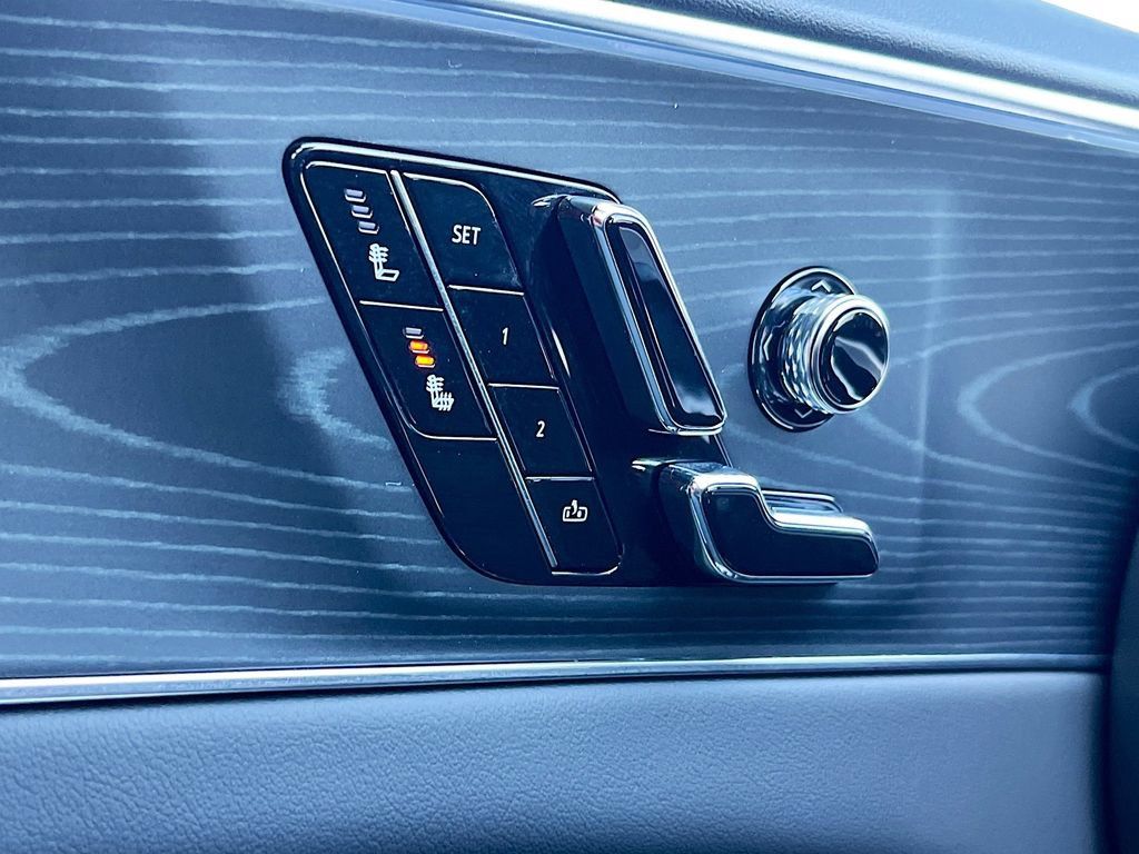 Used 2025 Cadillac Lyriq Sport RWD image 19
