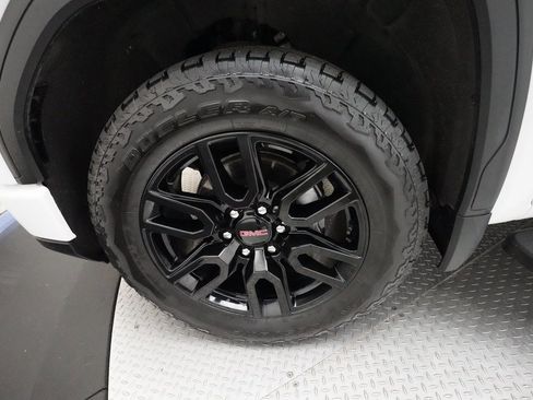 Used 2024 GMC Sierra 1500 Elevation image 26