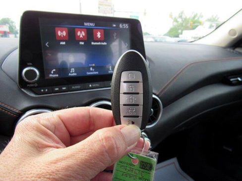 Used 2021 Nissan Sentra SR w/ SR Premium Package image 31