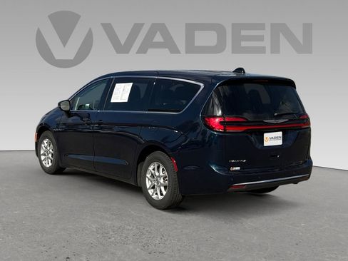 Used 2024 Chrysler Pacifica Touring-L image 24