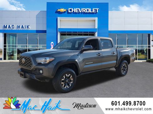 Used 2022 Toyota Tacoma TRD Off-Road image 1