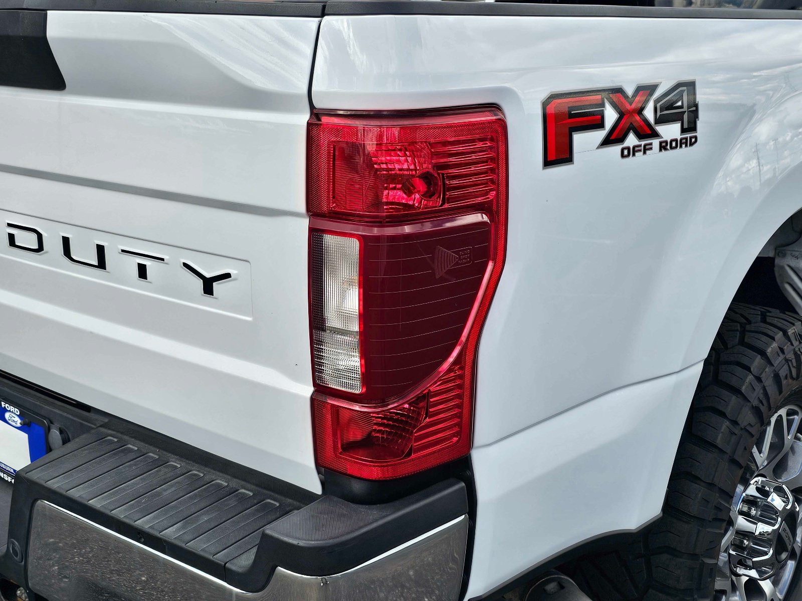 Used 2022 Ford F350 Lariat w/ Lariat Value Package AWD/4WD image 10