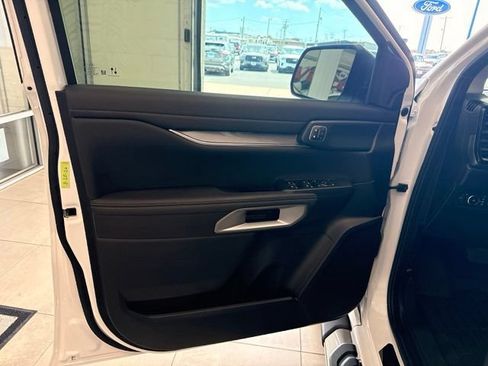 Used 2024 Ford Ranger Lariat w/ FX4 Off-Road Package AWD/4WD image 13