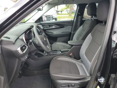 Used 2023 Chevrolet TrailBlazer LT w/ Convenience Package AWD/4WD image 5