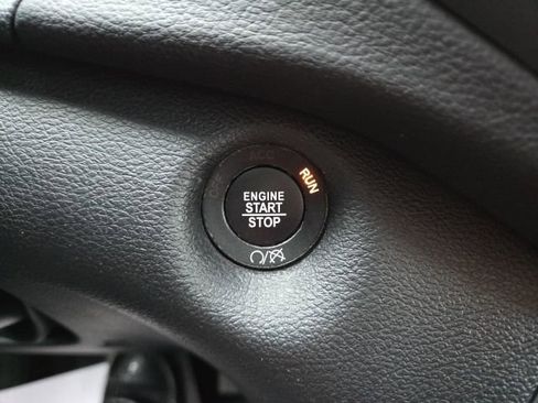 Used 2020 Jeep Cherokee Latitude w/ Comfort & Convenience Group image 14