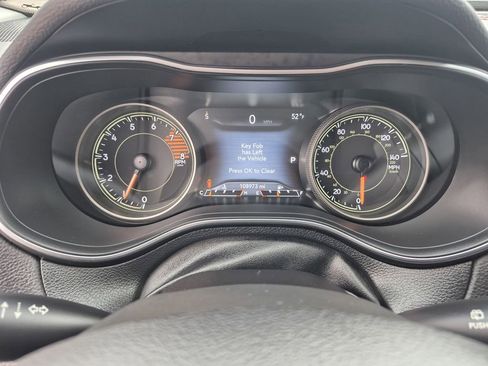 Used 2019 Jeep Cherokee Trailhawk w/ Cold Weather Group image 20