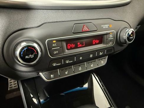 Used 2019 Kia Sorento SX image 23