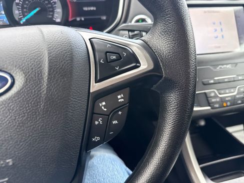 Used 2020 Ford Fusion SE image 26