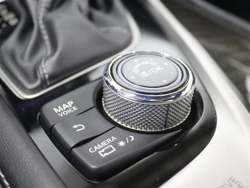 Used 2017 INFINITI Q60 3.0t w/ Premium Plus Package 3.0T image 25