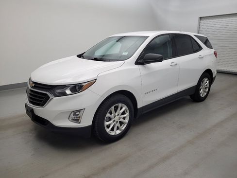 Used 2019 Chevrolet Equinox LS w/ LS Convenience Package FWD image 2