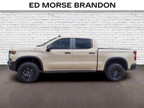 Used 2022 Chevrolet Silverado 1500 ZR2 w/ Technology Package AWD/4WD image 2