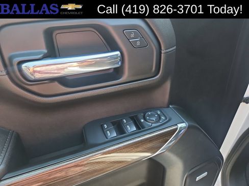 Certified 2022 Chevrolet Silverado 1500 RST w/ Redline Edition AWD/4WD image 11