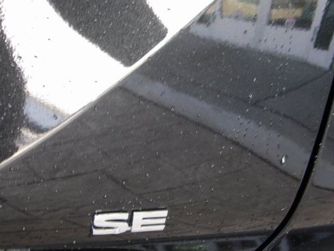 New 2025 Mitsubishi Outlander SE image 9