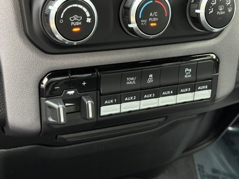 Certified 2022 RAM 2500 Big Horn w/ Snow Chief Group image 28