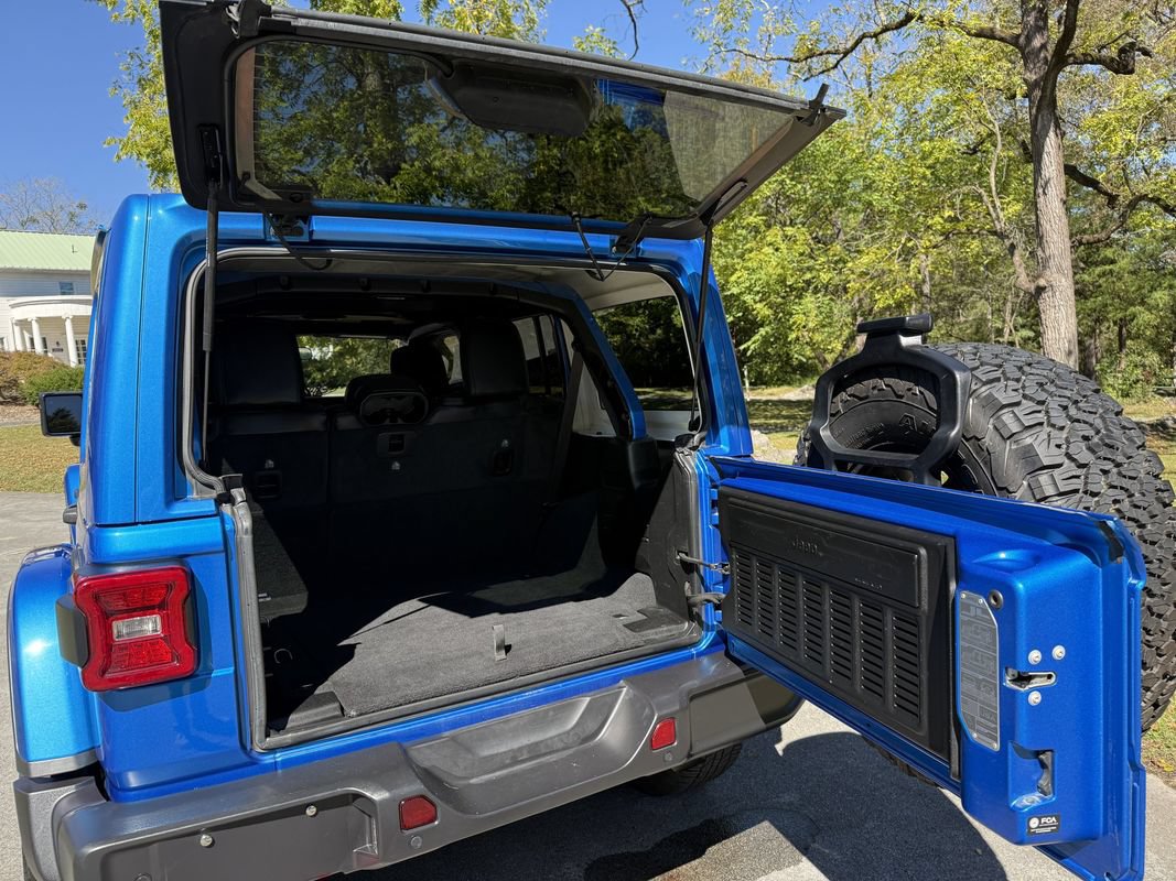 Used 2021 Jeep Wrangler Unlimited Rubicon w/ Safety Group AWD/4WD image 34