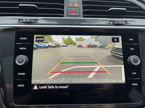 Certified 2024 Volkswagen Tiguan SEL R-Line AWD/4WD image 20