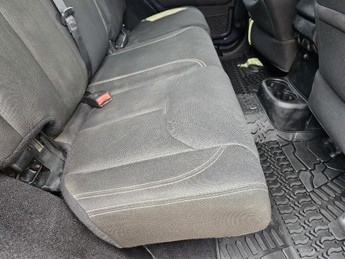 Used 2016 Jeep Wrangler Unlimited Rubicon w/ Connectivity Group image 25