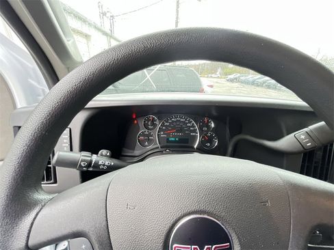 Used 2024 GMC Savana 2500 w/ Driver Convenience Package image 15