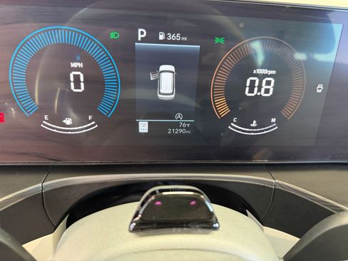 Used 2025 Hyundai Santa Fe SEL image 43