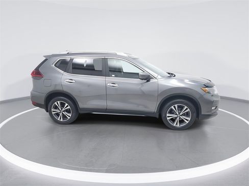 Used 2019 Nissan Rogue SV image 8