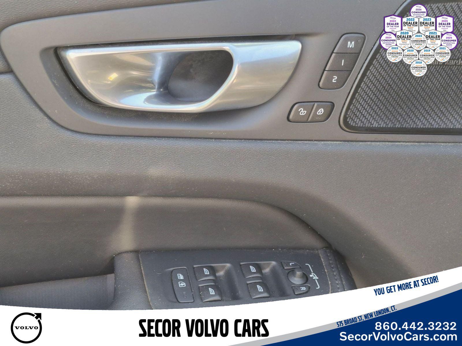 Used 2024 Volvo XC60 T8 Plus w/ Climate Package AWD/4WD image 12